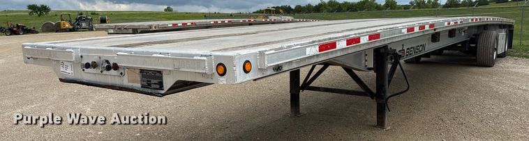 image for item DS4327 2013 Transcraft AF53102-2-524 flatbed trailer