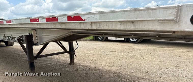 image for item DS4327 2013 Transcraft AF53102-2-524 flatbed trailer