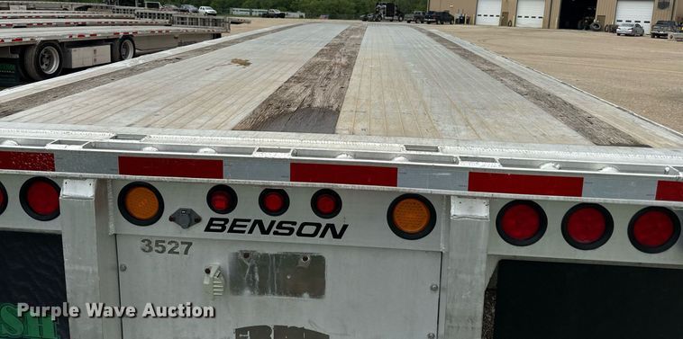 image for item DS4327 2013 Transcraft AF53102-2-524 flatbed trailer