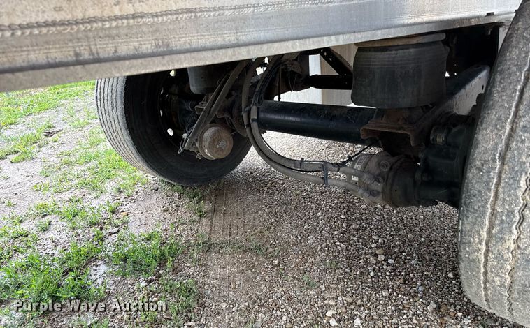 image for item DS4327 2013 Transcraft AF53102-2-524 flatbed trailer