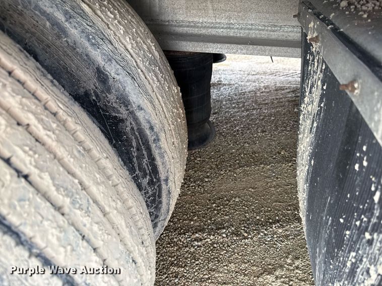 image for item DS4330 2013 Transcraft ASDF53102-2 drop deck equipment trailer