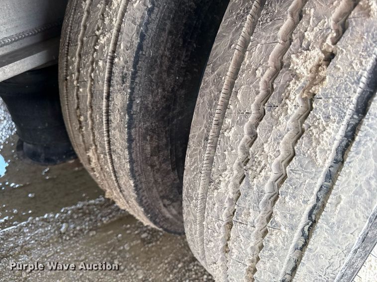 image for item DS4331 2013 Transcraft ASDF53102-2 drop deck equipment trailer