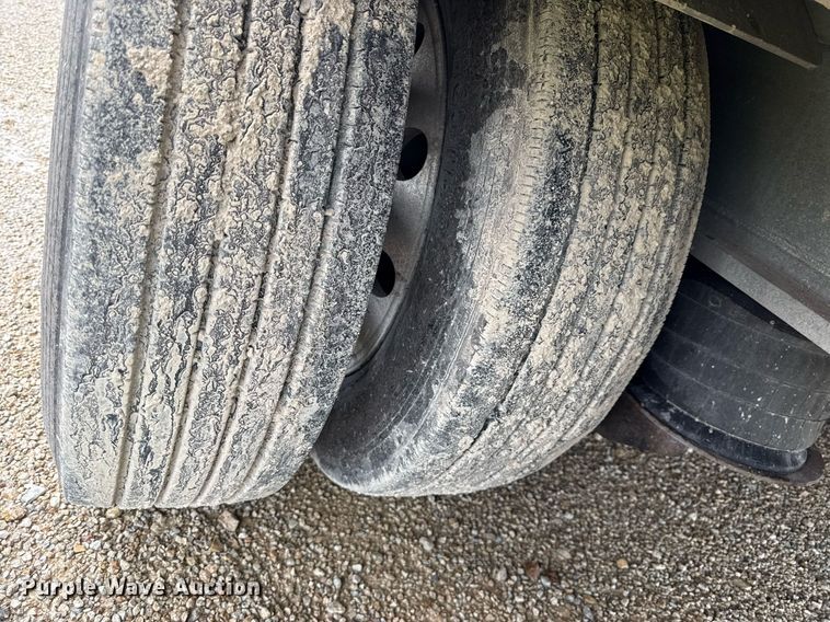 image for item DS4331 2013 Transcraft ASDF53102-2 drop deck equipment trailer