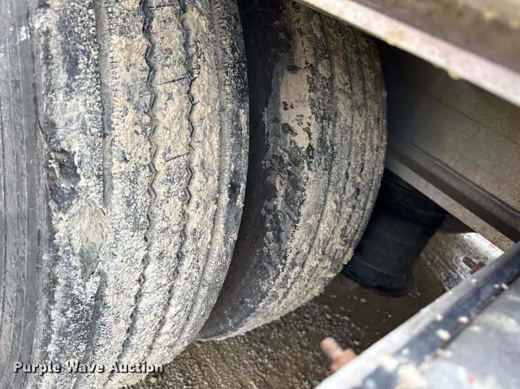 image for item DS4331 2013 Transcraft ASDF53102-2 drop deck equipment trailer