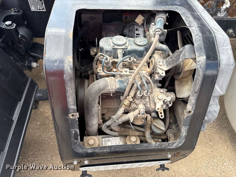 image for item DS4332 2019 Peterbilt 579 semi truck