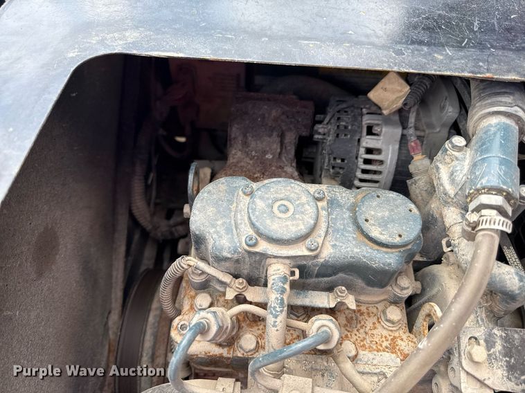 image for item DS4332 2019 Peterbilt 579 semi truck