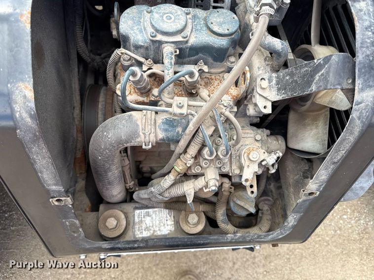 image for item DS4332 2019 Peterbilt 579 semi truck