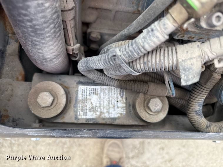 image for item DS4332 2019 Peterbilt 579 semi truck