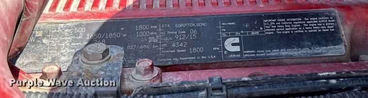 image for item DS4332 2019 Peterbilt 579 semi truck