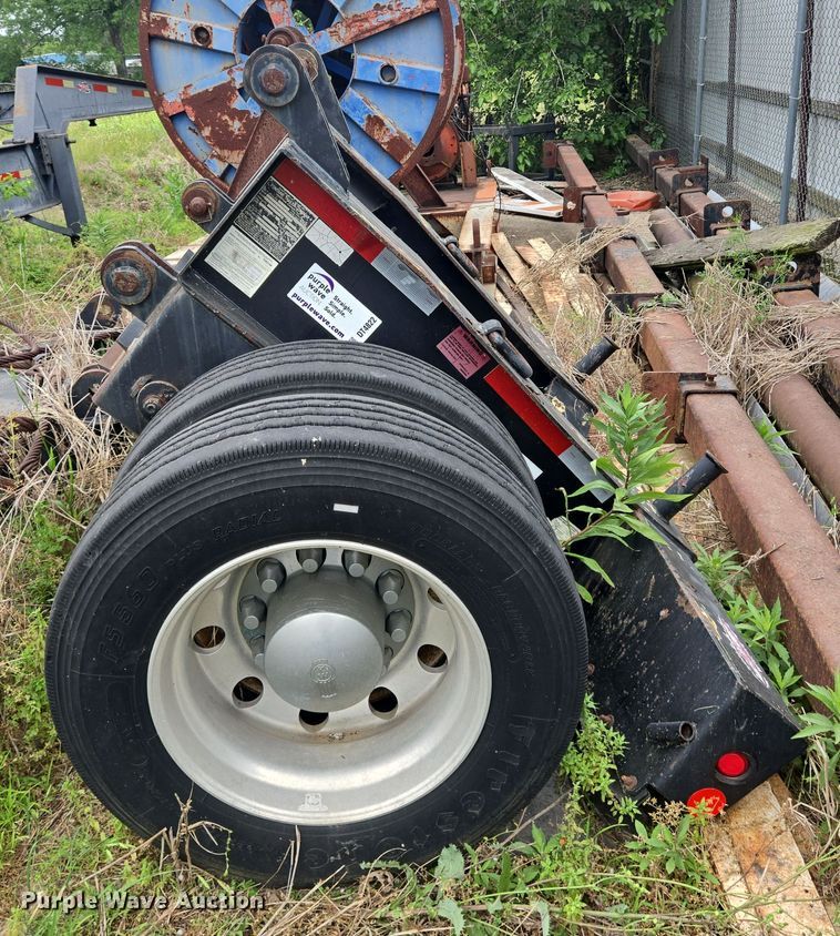 image for item DT4822 2009 Fontaine 4th Axle Flip ATH flip axle