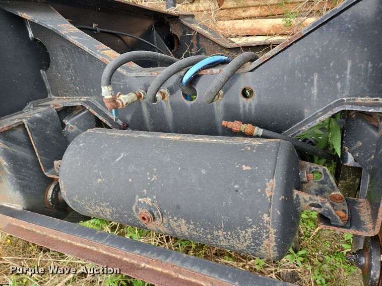 image for item DT4822 2009 Fontaine 4th Axle Flip ATH flip axle