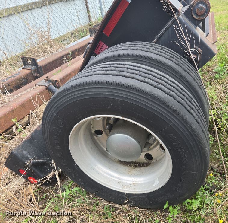 image for item DT4822 2009 Fontaine 4th Axle Flip ATH flip axle