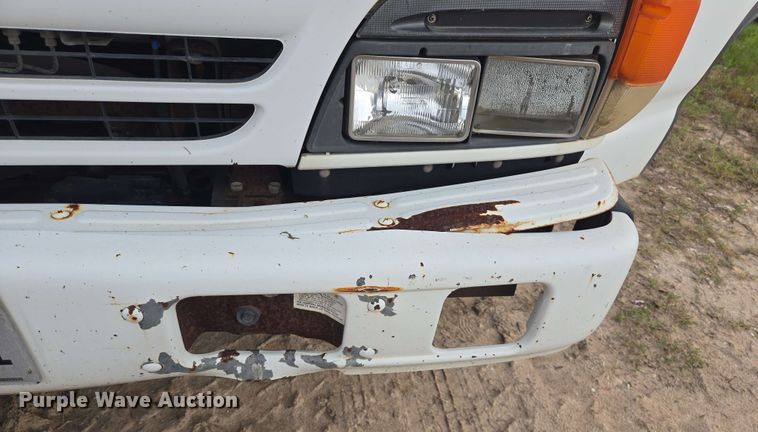 image for item DT4858 1999 Isuzu NPR box truck