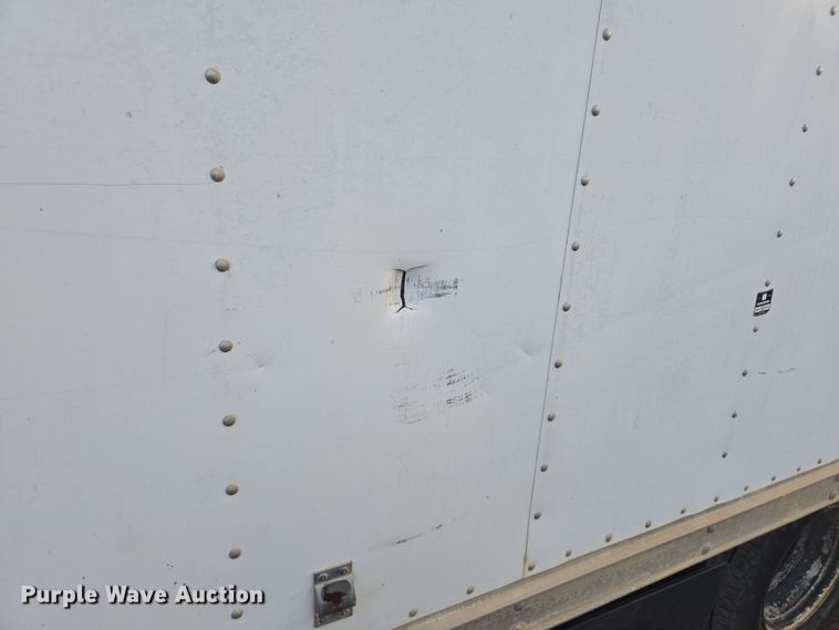 image for item DT4858 1999 Isuzu NPR box truck