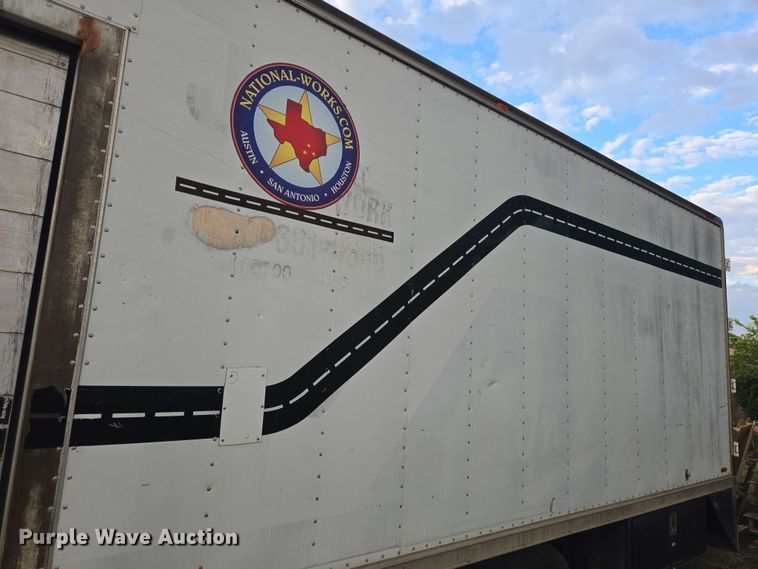 image for item DT4858 1999 Isuzu NPR box truck