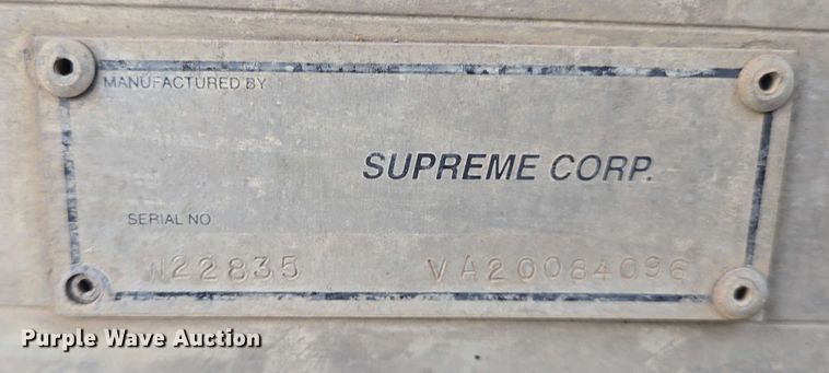 image for item DT4858 1999 Isuzu NPR box truck