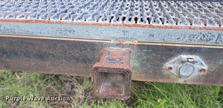 image for item DT4858 1999 Isuzu NPR box truck