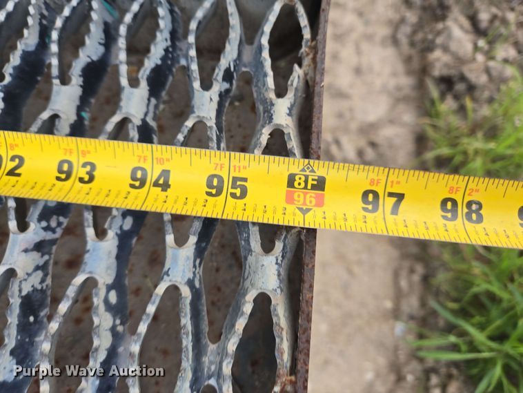 image for item DT4858 1999 Isuzu NPR box truck