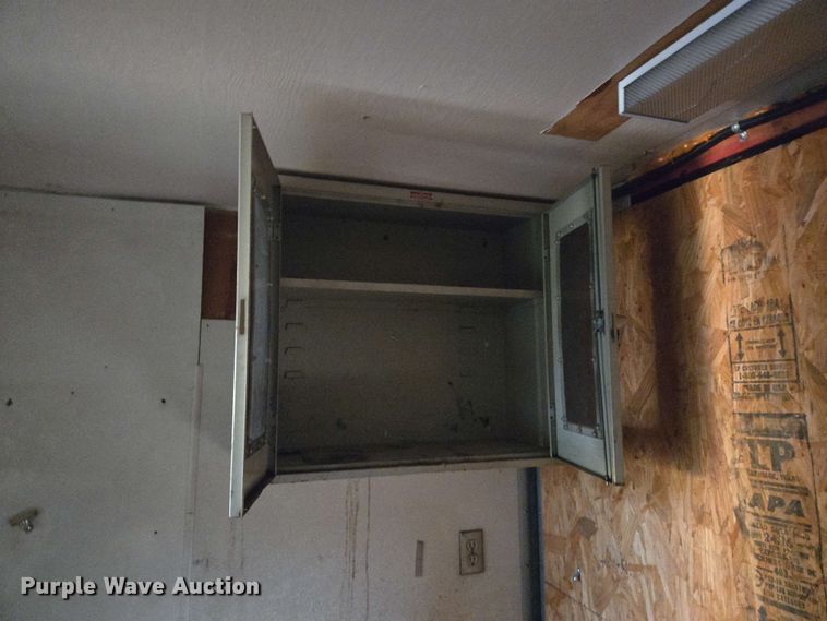 image for item DT4858 1999 Isuzu NPR box truck