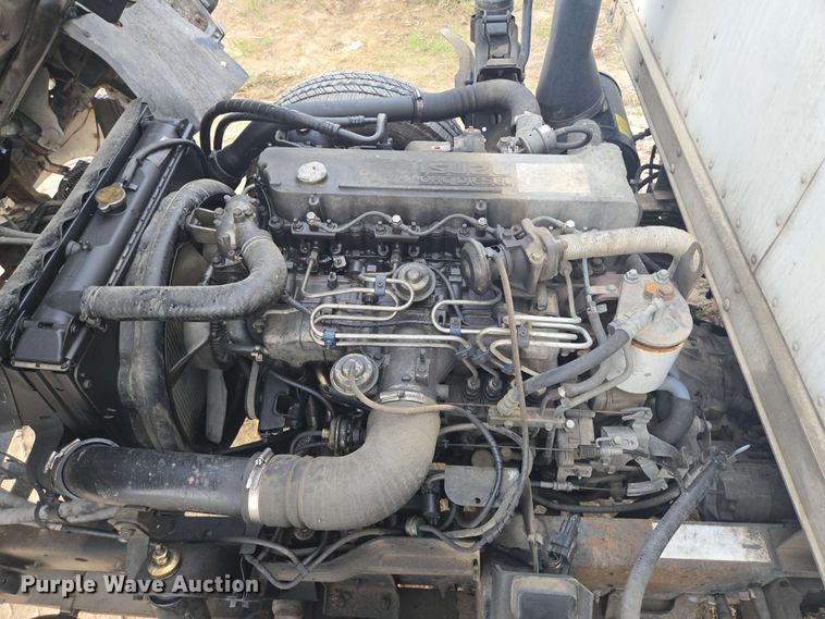 image for item DT4858 1999 Isuzu NPR box truck