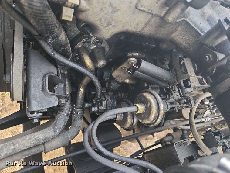 image for item DT4858 1999 Isuzu NPR box truck