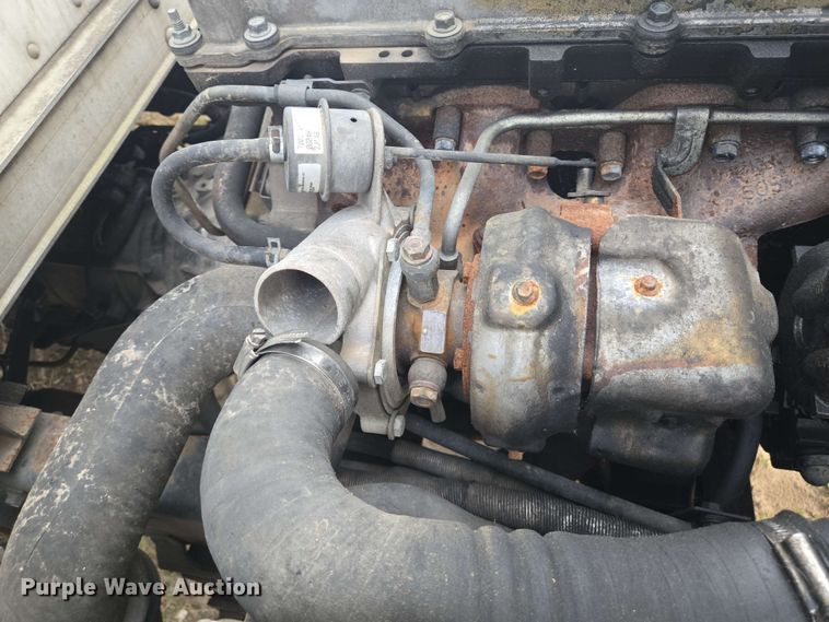 image for item DT4858 1999 Isuzu NPR box truck