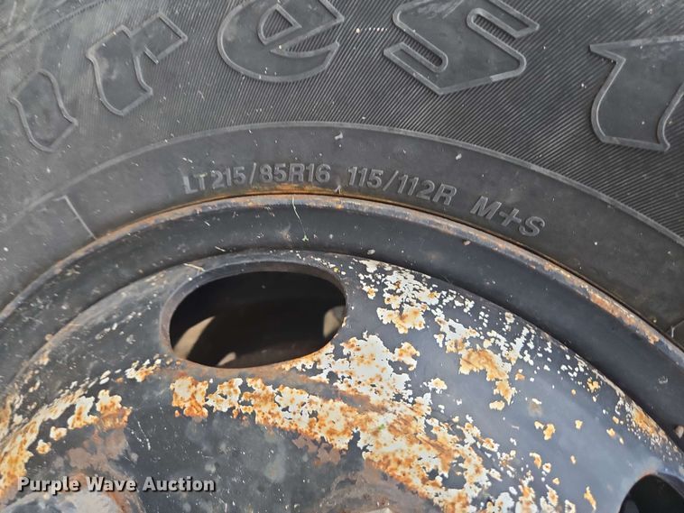 image for item DT4858 1999 Isuzu NPR box truck