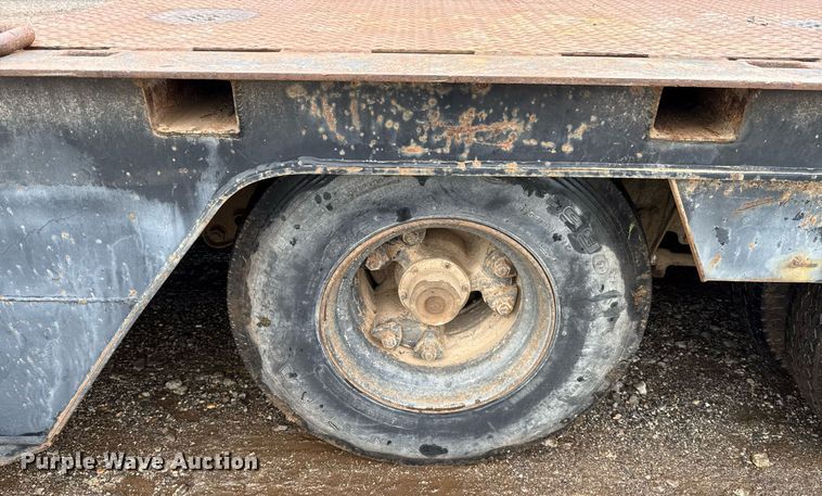 image for item DT6617 1989 Trail King TK60HTXL-462 double drop deck equipment trailer