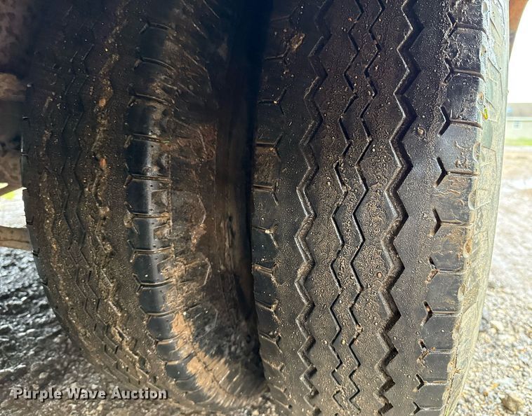 image for item DT6617 1989 Trail King TK60HTXL-462 double drop deck equipment trailer