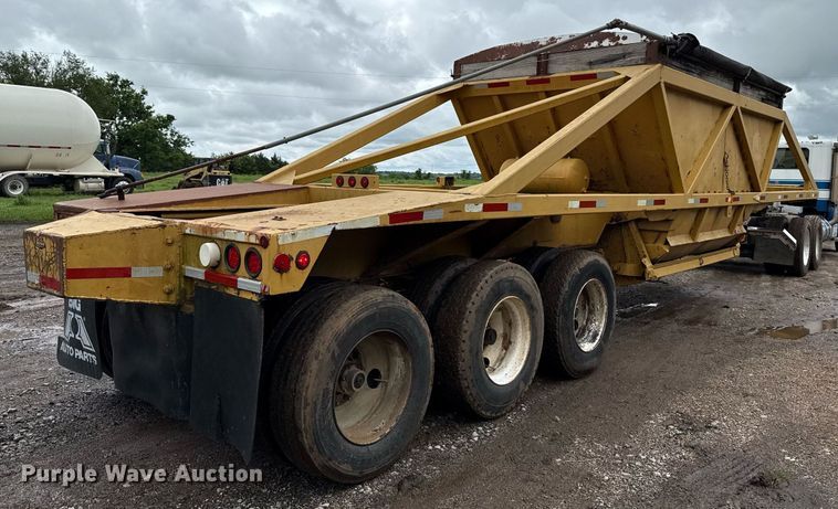image for item DT6618 1984 Red River Manufacturing bottom dump trailer
