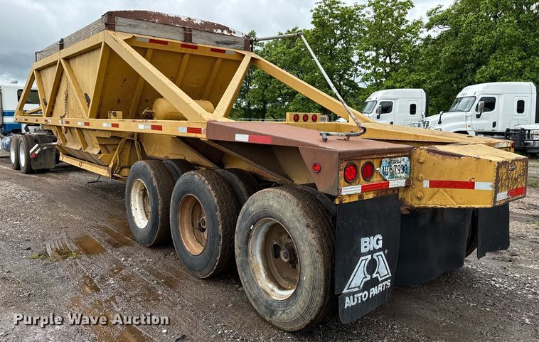 image for item DT6618 1984 Red River Manufacturing bottom dump trailer