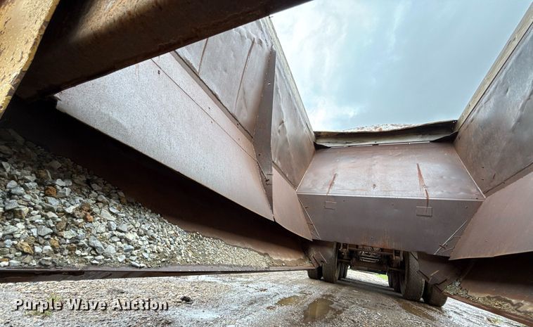 image for item DT6618 1984 Red River Manufacturing bottom dump trailer