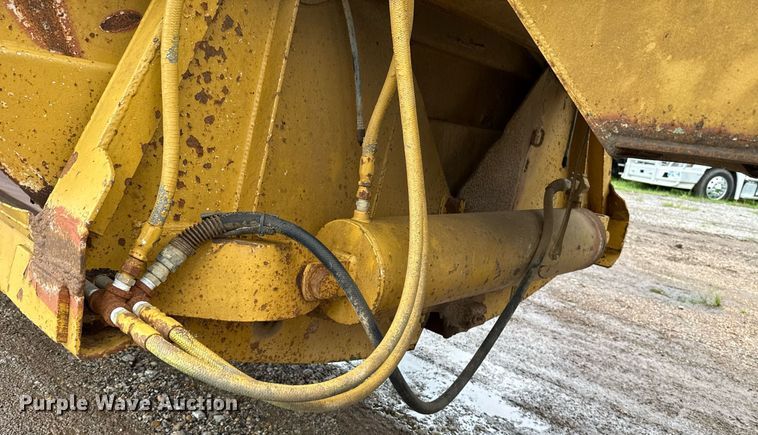 image for item DT6618 1984 Red River Manufacturing bottom dump trailer