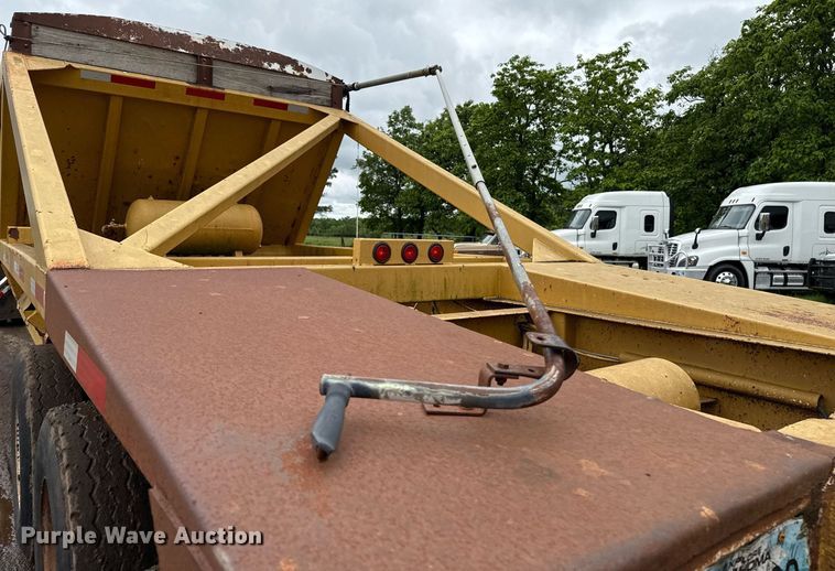 image for item DT6618 1984 Red River Manufacturing bottom dump trailer