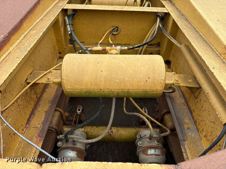 image for item DT6618 1984 Red River Manufacturing bottom dump trailer