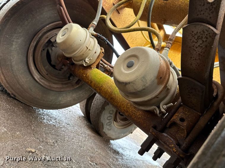 image for item DT6618 1984 Red River Manufacturing bottom dump trailer