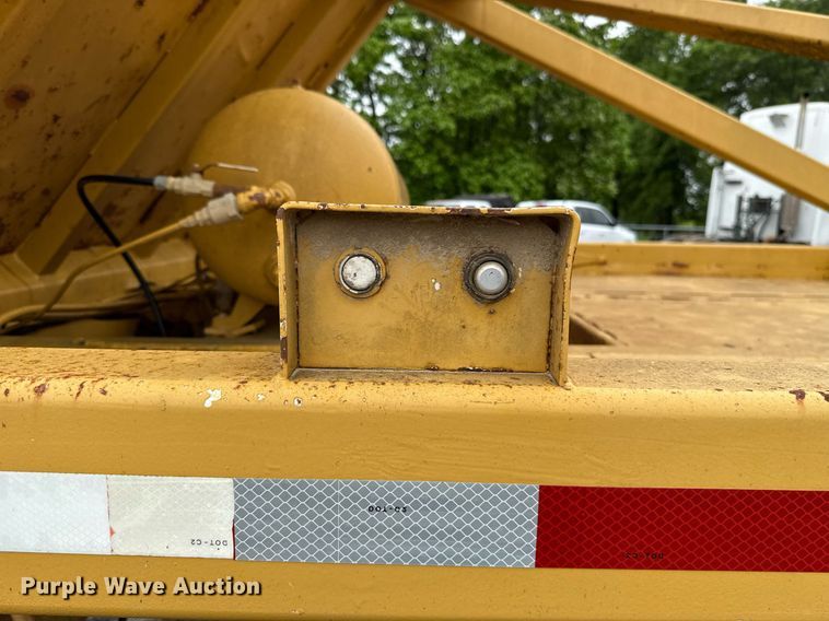 image for item DT6618 1984 Red River Manufacturing bottom dump trailer