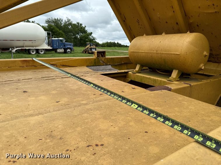 image for item DT6618 1984 Red River Manufacturing bottom dump trailer