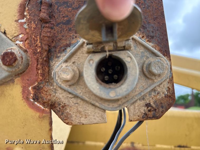 image for item DT6618 1984 Red River Manufacturing bottom dump trailer