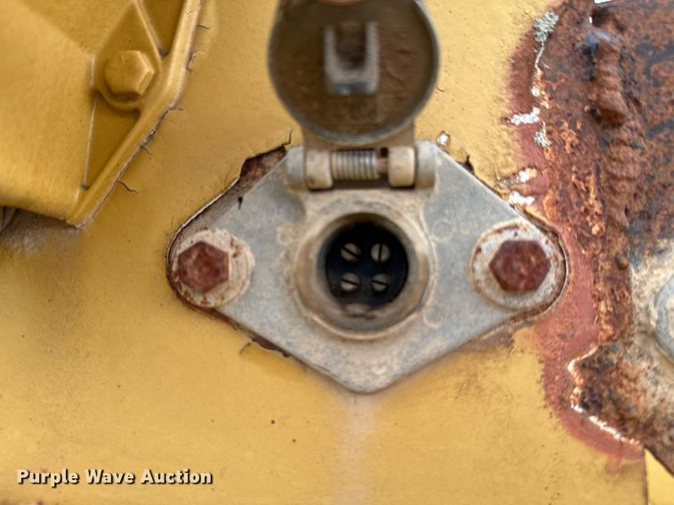 image for item DT6618 1984 Red River Manufacturing bottom dump trailer