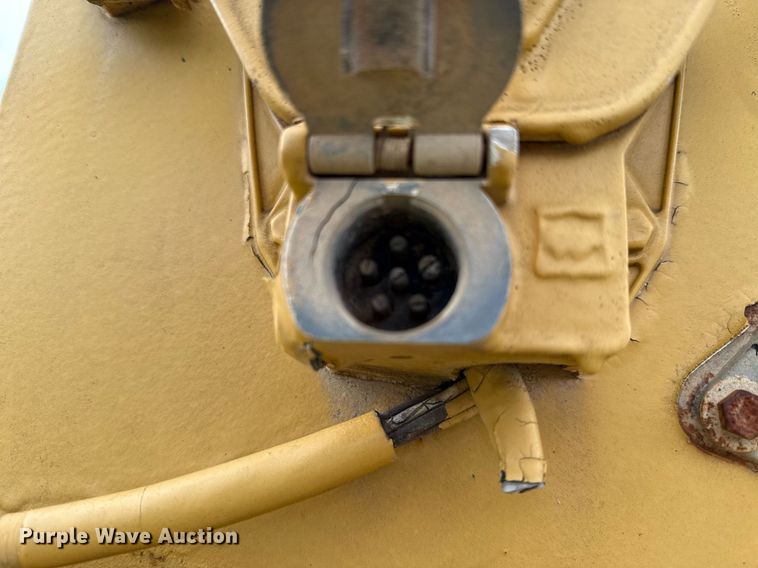 image for item DT6618 1984 Red River Manufacturing bottom dump trailer