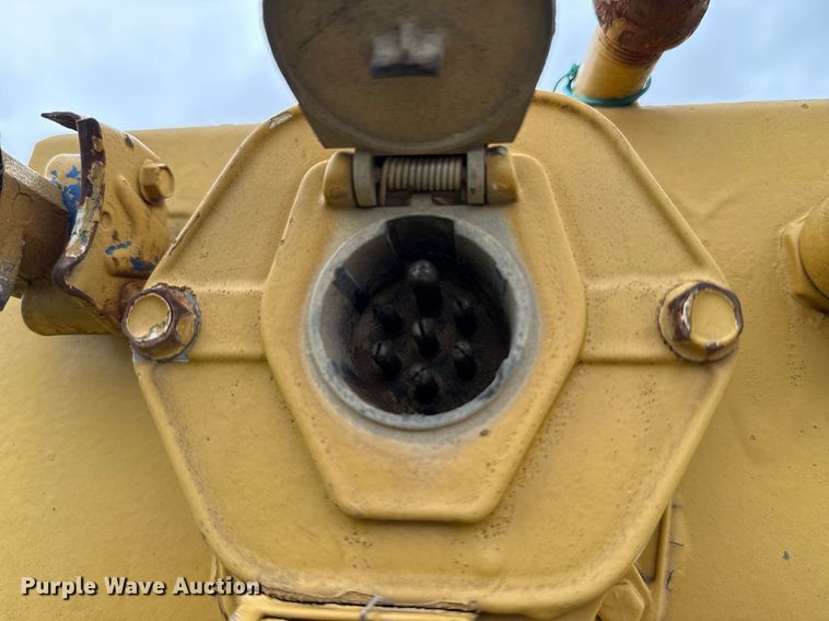 image for item DT6618 1984 Red River Manufacturing bottom dump trailer