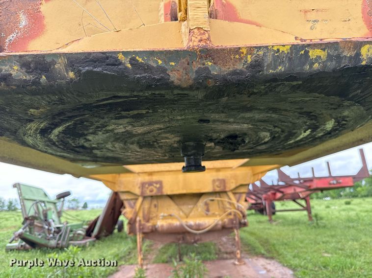 image for item DT6618 1984 Red River Manufacturing bottom dump trailer