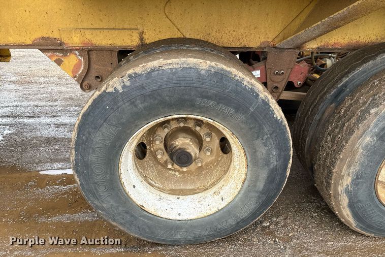 image for item DT6618 1984 Red River Manufacturing bottom dump trailer