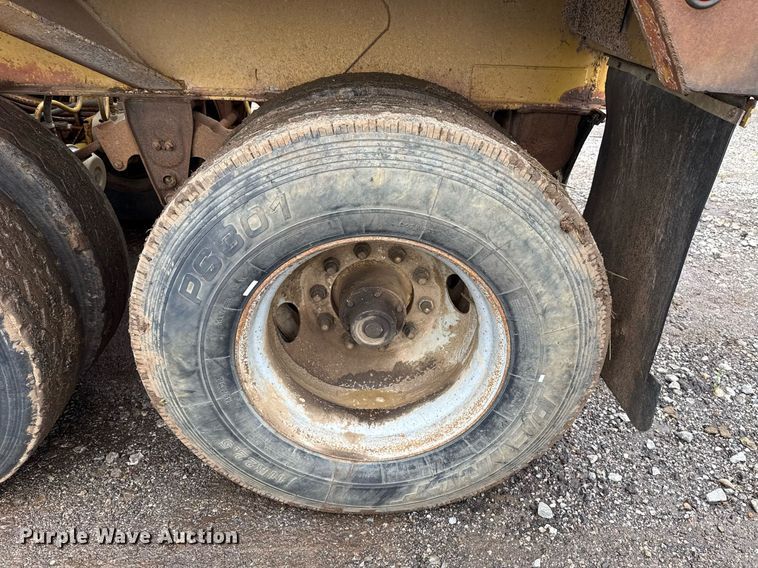 image for item DT6618 1984 Red River Manufacturing bottom dump trailer