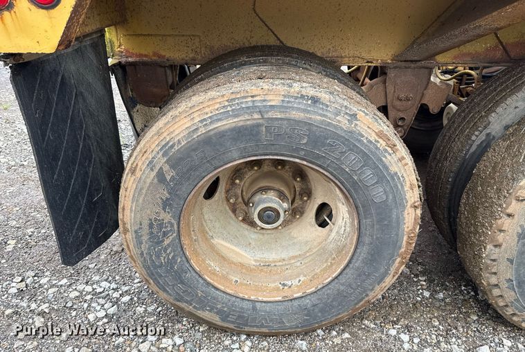 image for item DT6618 1984 Red River Manufacturing bottom dump trailer