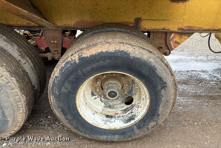 image for item DT6618 1984 Red River Manufacturing bottom dump trailer