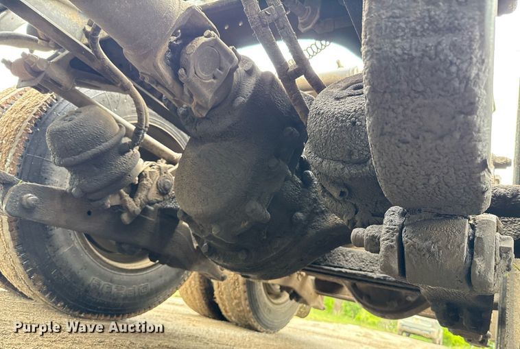 image for item DT6620 2006 Peterbilt 387 semi truck