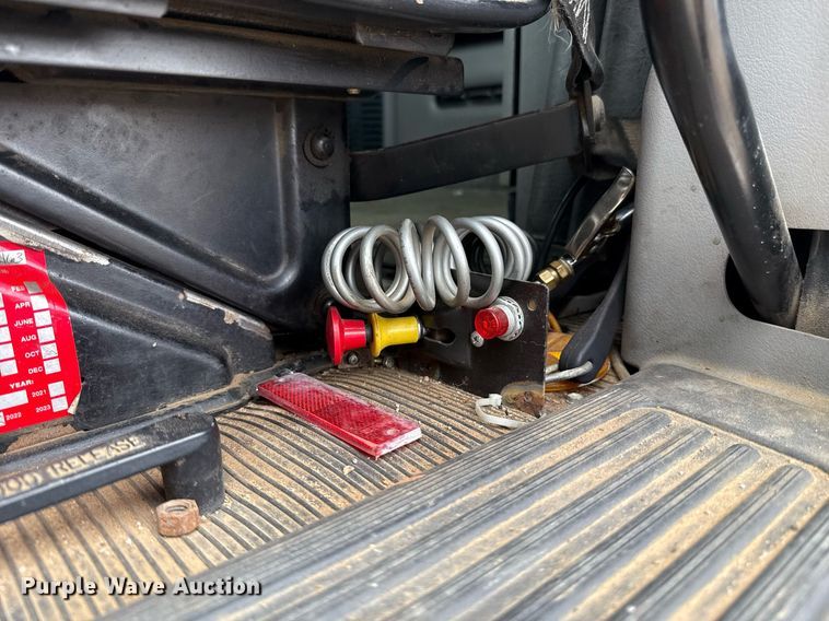 image for item DT6620 2006 Peterbilt 387 semi truck