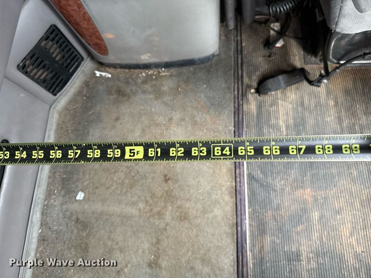 image for item DT6620 2006 Peterbilt 387 semi truck